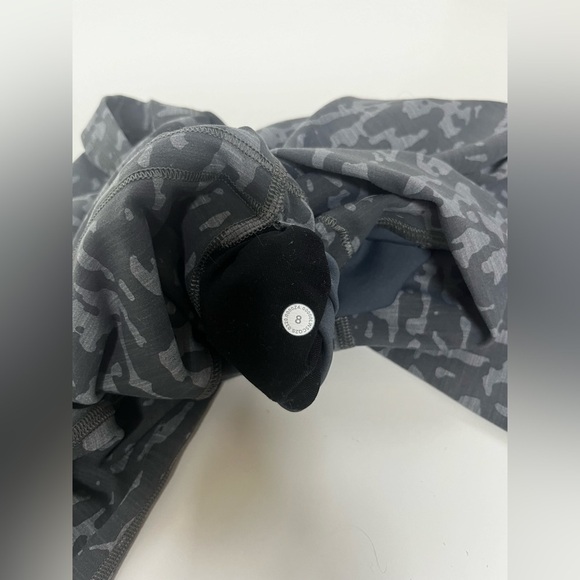 Lululemon Wunder Train High-Rise Tight 25" Print
Heathered PU Black Asphalt Grey - Picture 6 of 6